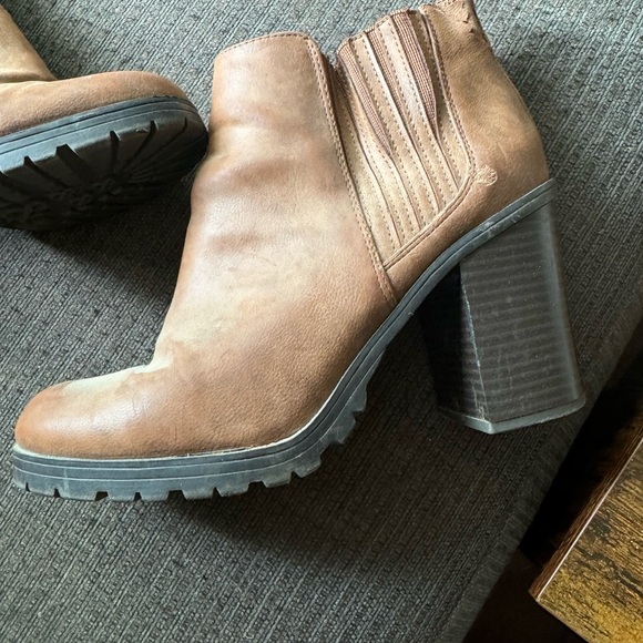 Brown Ankle Boots with Chunky Heel - Picture 2 of 6